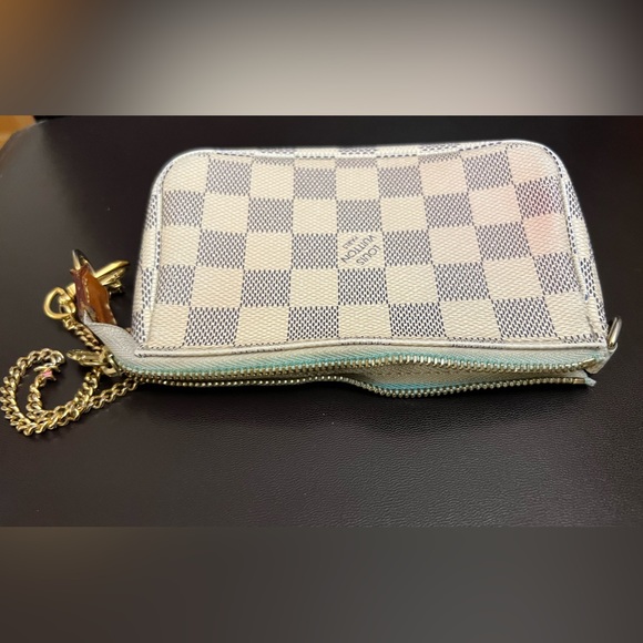 Authentic Louis Vuitton Mini Pochette Damier Azur.  Date code is SP0135. - Picture 6 of 16